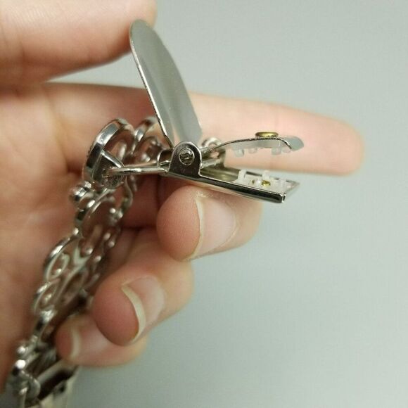 Vintage Sweater Clip Clamp, Silver Tone Swirl Design Brooch, Estate - Picture 5 of 6